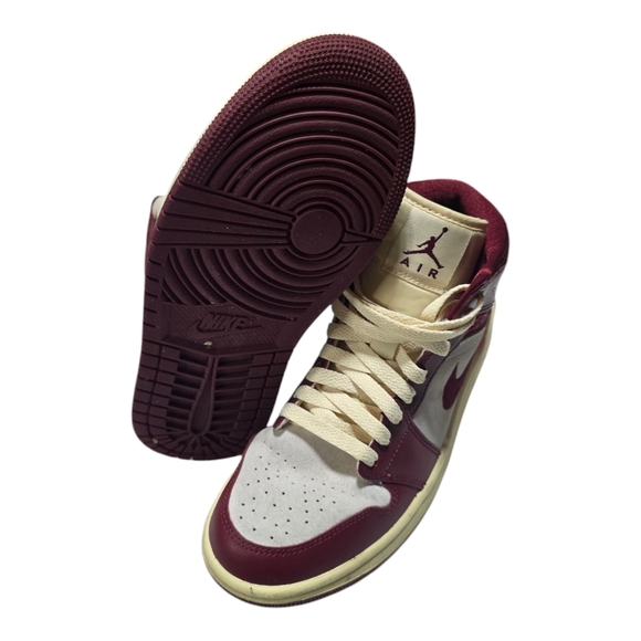 Nike Women's Air Jordan 1 Mid Retro Tiki Leaf Red Sail Size 7.5 READ DESC - Picture 8 of 8